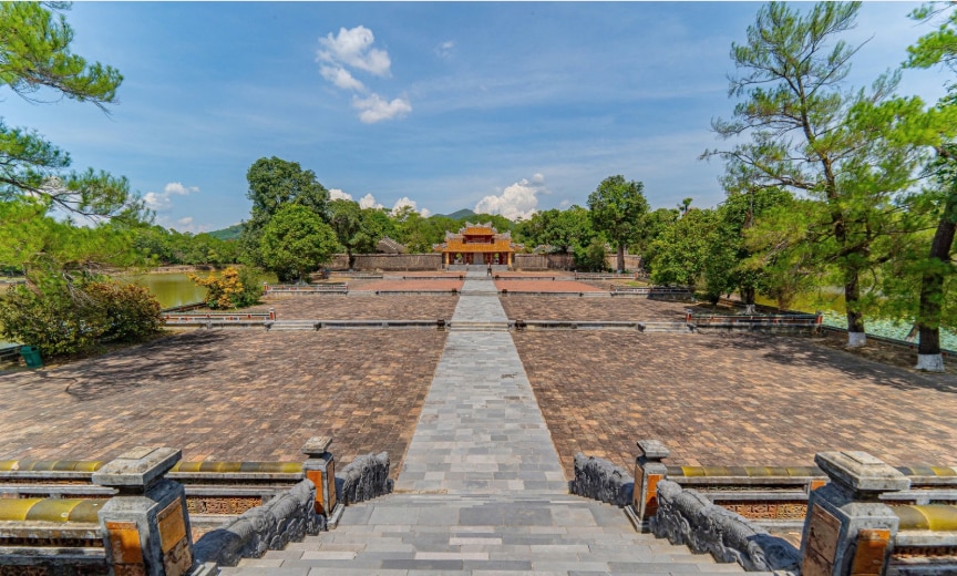 Sân triều lễ 